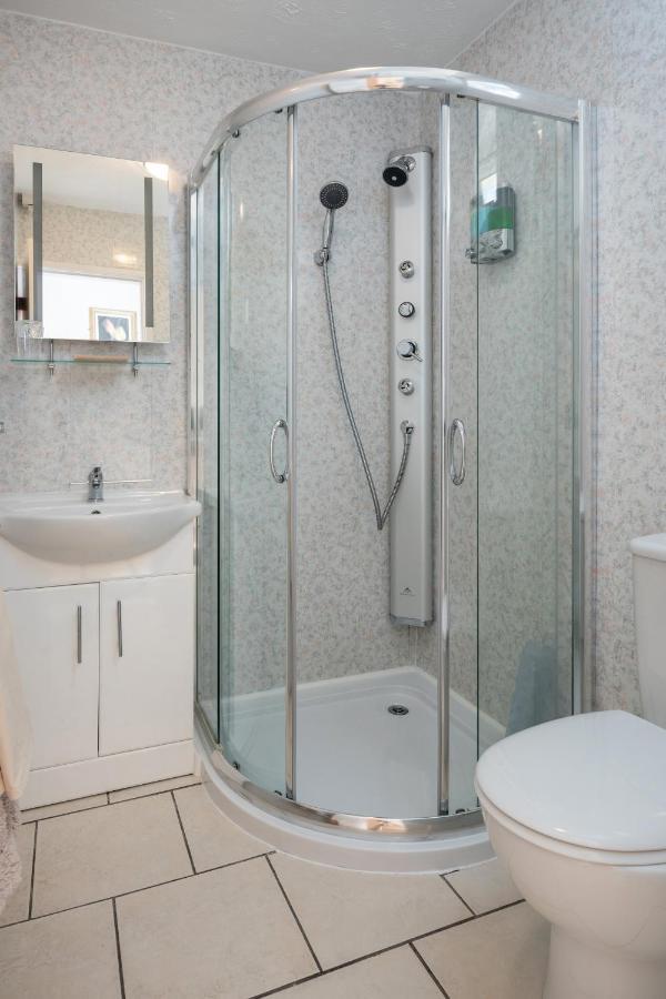 Estuary Lodge Motel B&B Talsarnau Bagian luar foto