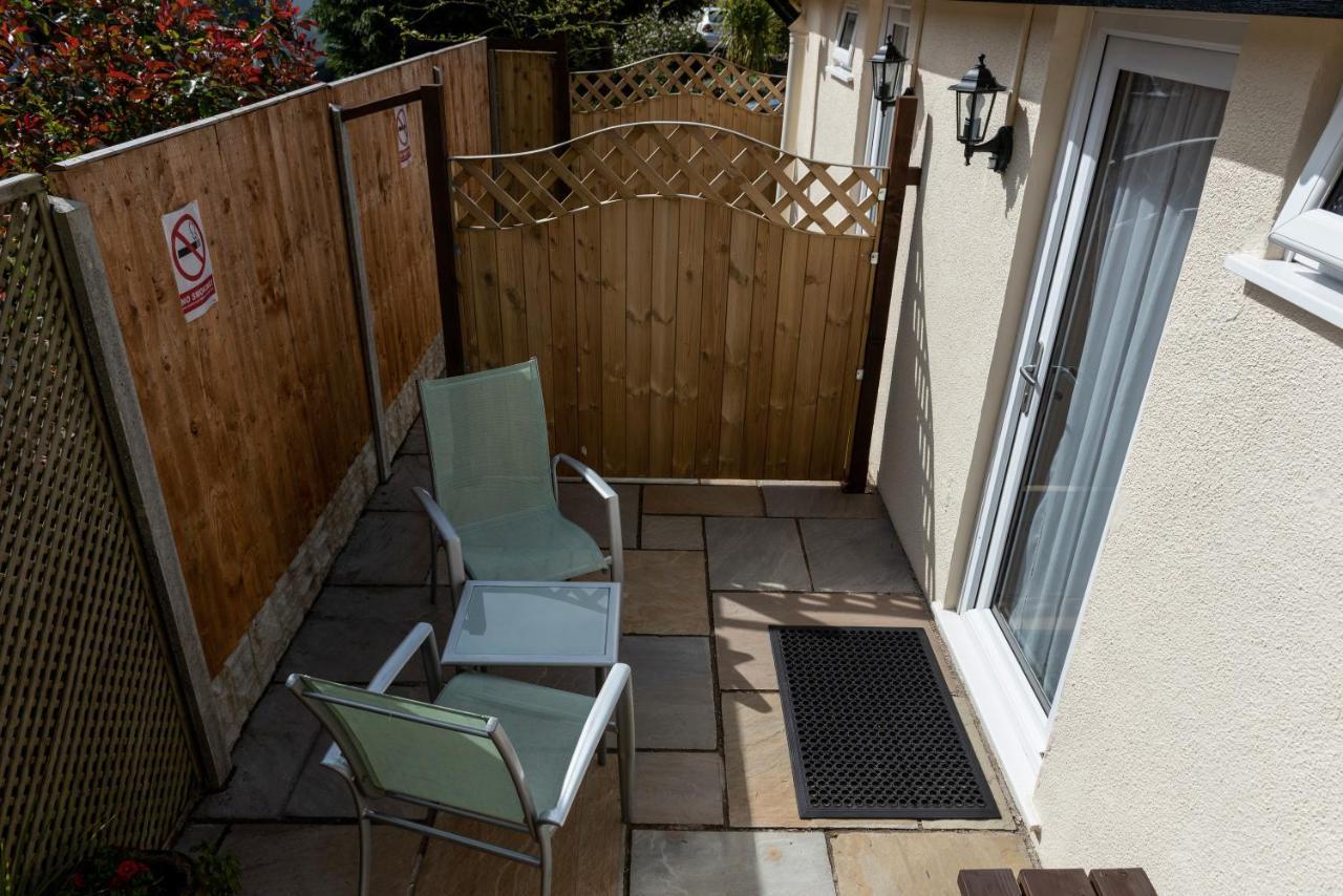 Estuary Lodge Motel B&B Talsarnau Bagian luar foto