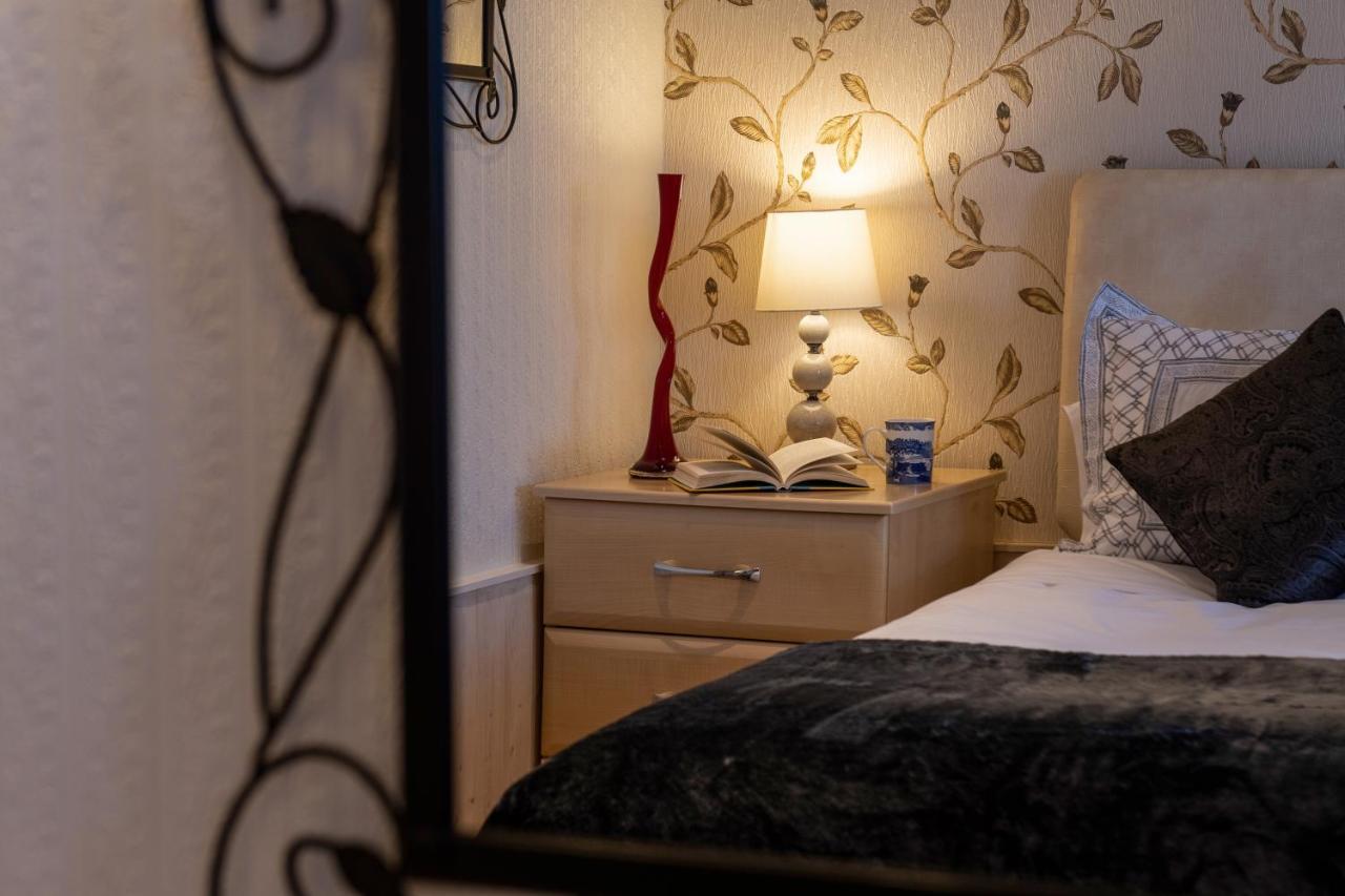 Estuary Lodge Motel B&B Talsarnau Bagian luar foto